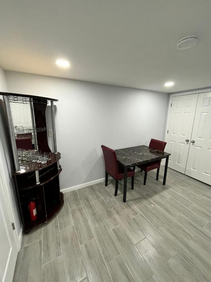 Airport Xpress Guestrooms * Philadelphia